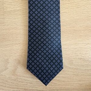 Elegant Carson Pirie Scott Neck Tie 100% Silk Men's Made In Dominican NEW